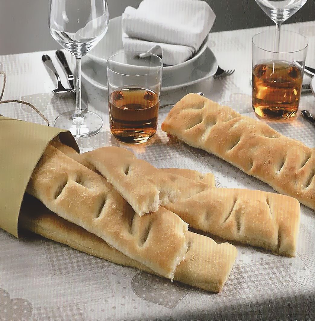 lange focaccia op tafel.jpg
